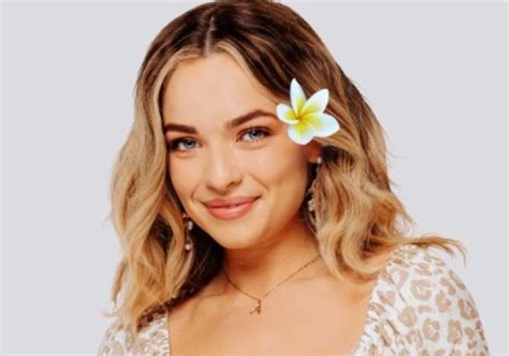 Abbie Chatfield Wiki, Bio, Age, Height, Instagram, Job, Net Worth