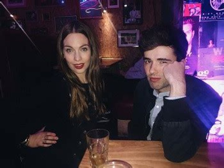 Adrian Bliss – Wiki, Partner, Comedian, Net Worth, Girlfriend