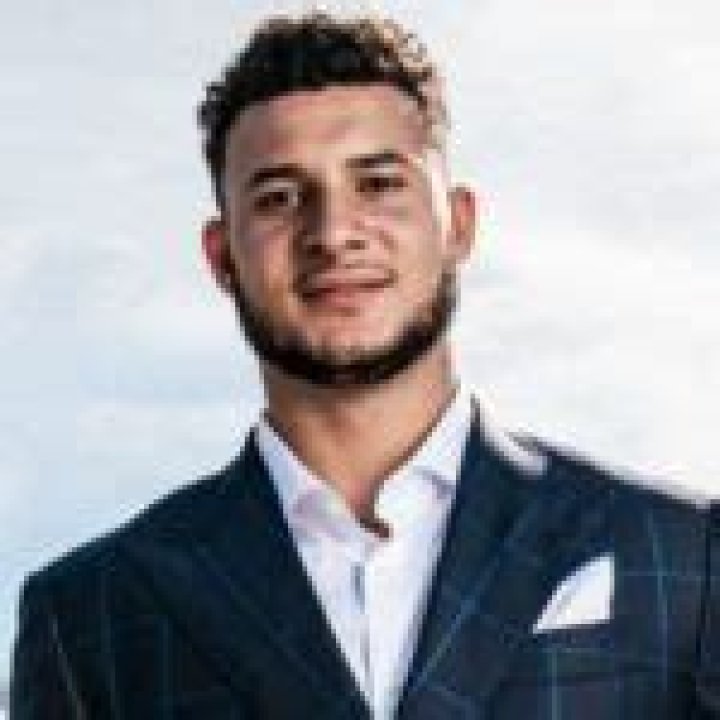 Caleb Farley Dating Status, Parents & Family Life Insight