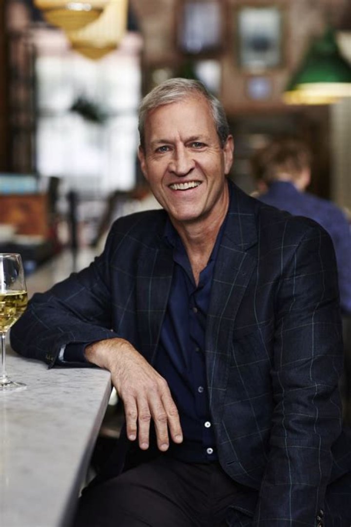 EXPLORE Australian Actor David Roberts Wiki, Bio, Age, Height, Nationality, Wife, Movies and TV shows