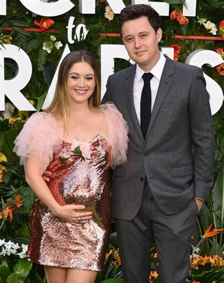 Film Actor Austen Rydell welcomes his first child with Fiancee Billie Lourd!! EXPLORE Her Wiki, Bio, Age, Height, Instagram, Job, Background, Movies, And Net Worth 2020