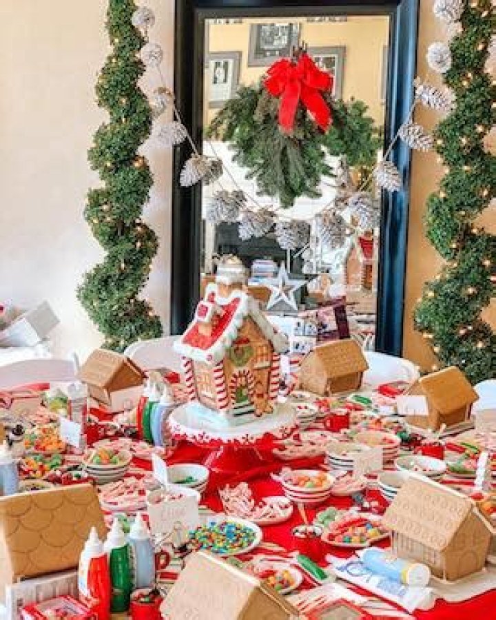 How to host the cutest gingerbread house party for your crew