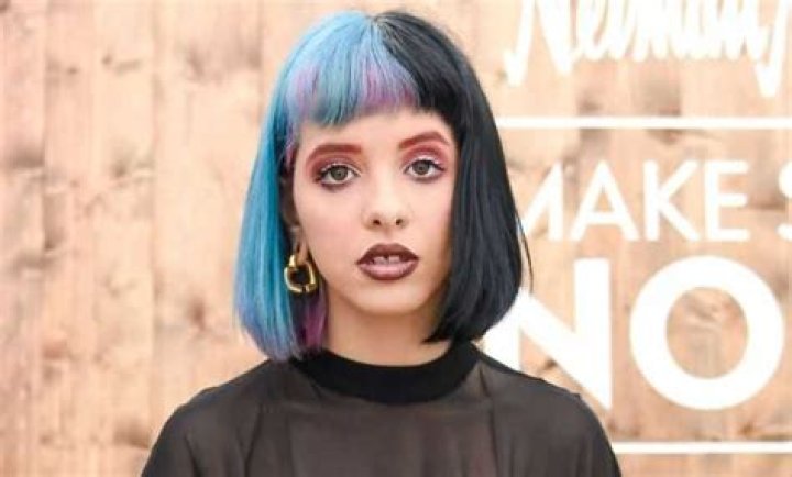 Know About Melanie Martinez; Age, Family, Dating, Net Worth, Height