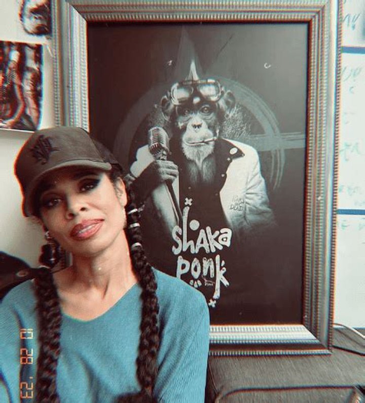 Samaha Shaka Ponk Enceinte