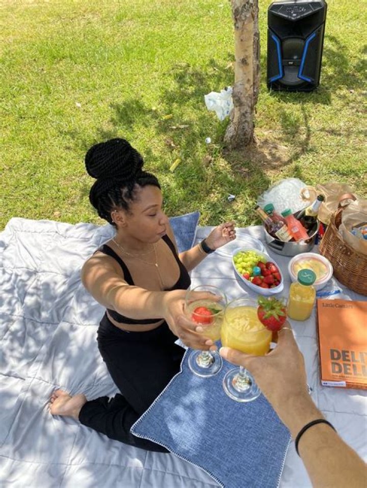 This is how to have the ultimate picnic date with bae