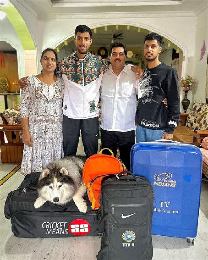 Vijay Varma Siblings: Meet Manoj and Shobha