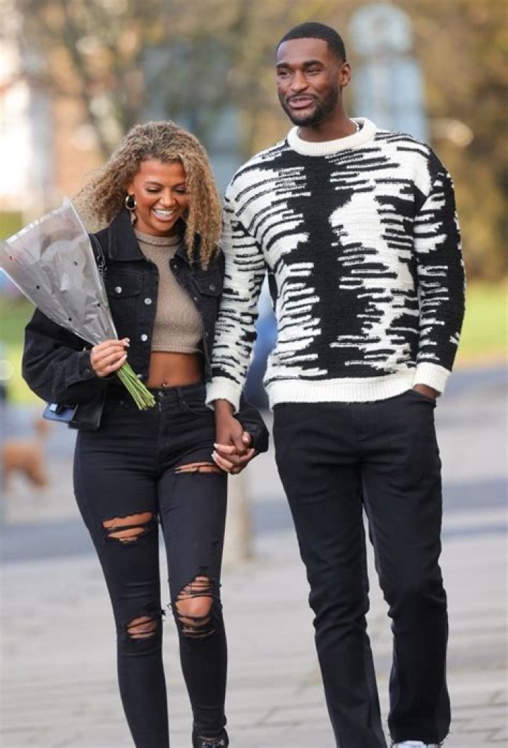 Zara Lackenby-Brown Love Island Age, Height, Instagram, Boyfriends